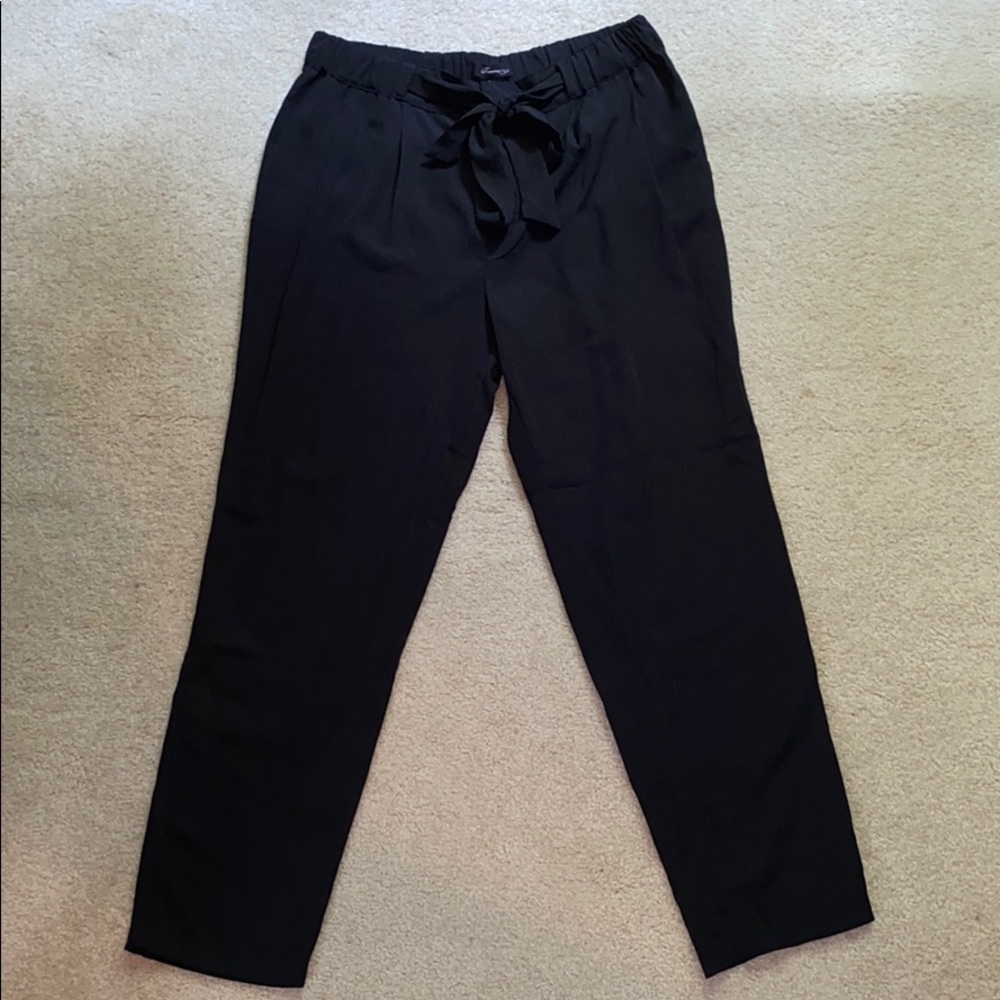 FOREVER 21 Ladies black ankle tie-waist pants